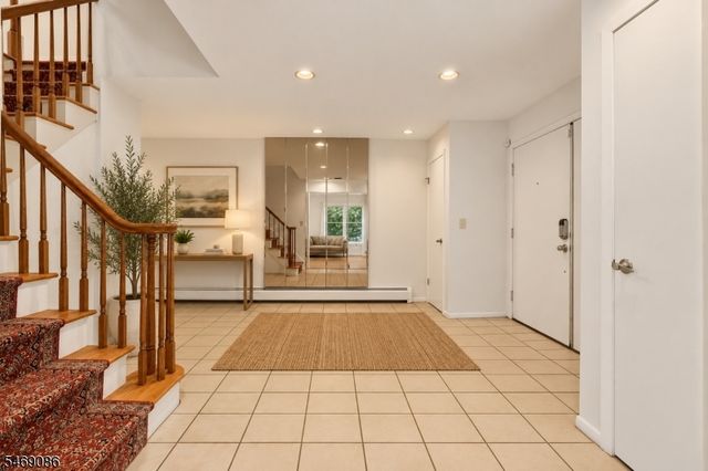 832 Creslyn Ct, Union Twp., NJ 07083