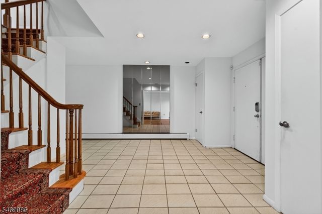 832 Creslyn Ct, Union Twp., NJ 07083