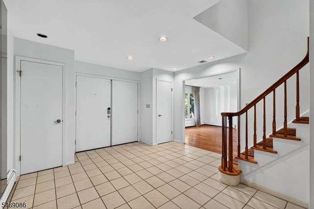832 Creslyn Ct, Union Twp., NJ 07083