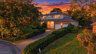 832 Creslyn Ct, Union Twp., NJ 07083