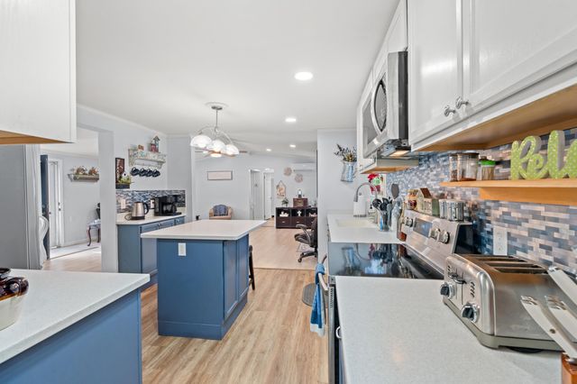 34 Spinnaker Ln., Murrells Inlet, SC 29576