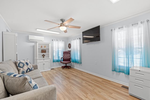 34 Spinnaker Ln., Murrells Inlet, SC 29576