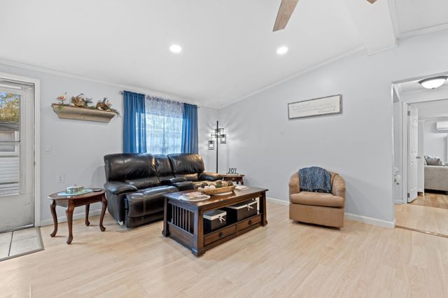 34 Spinnaker Ln., Murrells Inlet, SC 29576