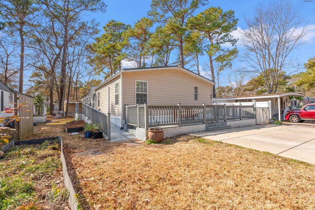 34 Spinnaker Ln., Murrells Inlet, SC 29576
