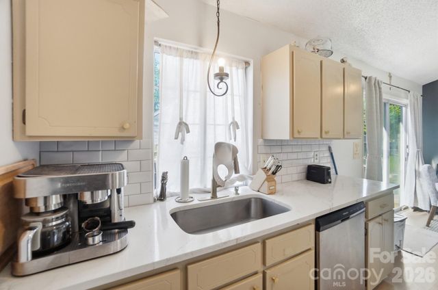 9046 Milton Morris Drive, Charlotte, NC 28227