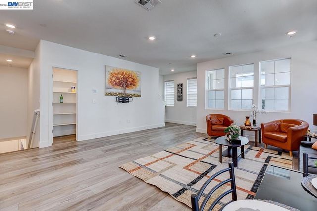 37441 Bowline Rd, Newark, CA 94560