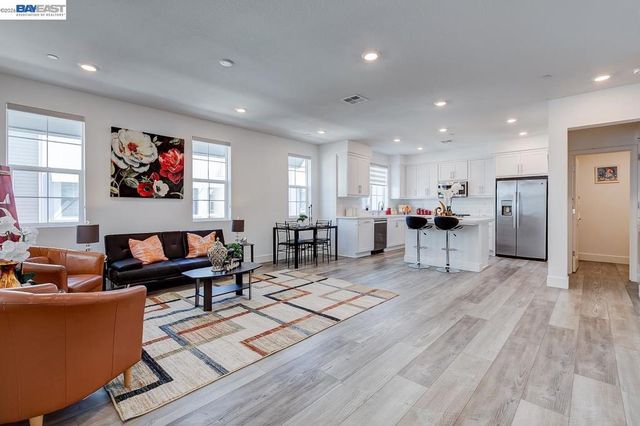 37441 Bowline Rd, Newark, CA 94560