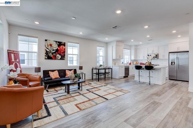 37441 Bowline Rd, Newark, CA 94560