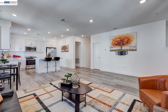 37441 Bowline Rd, Newark, CA 94560