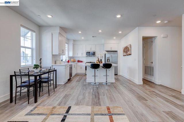 37441 Bowline Rd, Newark, CA 94560