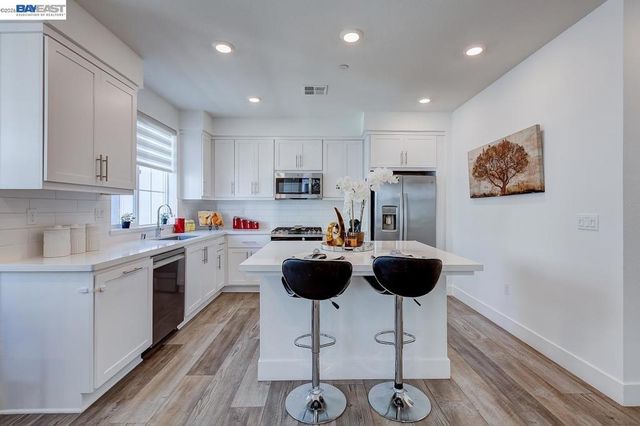 37441 Bowline Rd, Newark, CA 94560