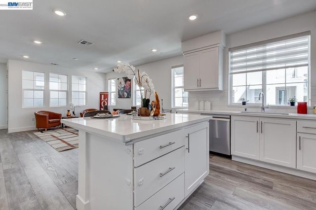 37441 Bowline Rd, Newark, CA 94560