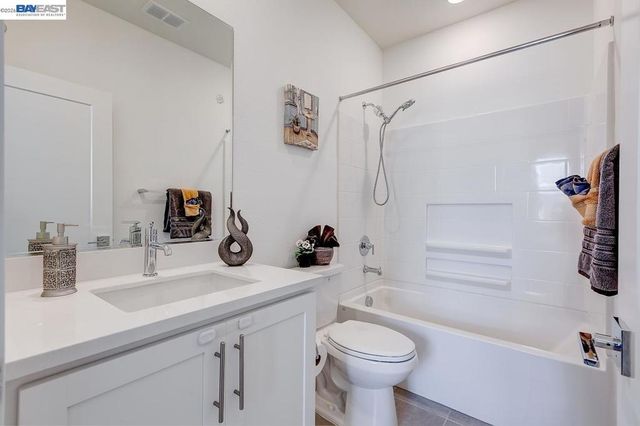37441 Bowline Rd, Newark, CA 94560