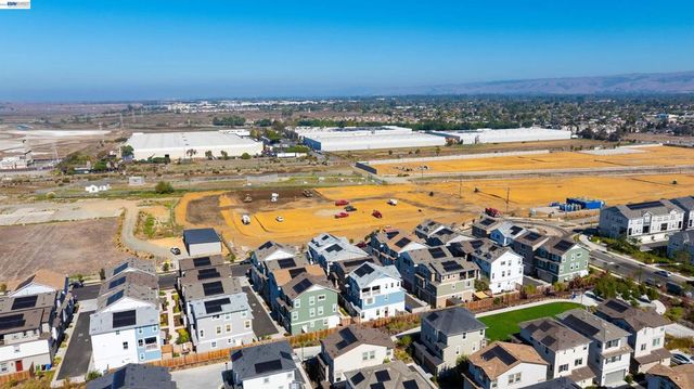 37441 Bowline Rd, Newark, CA 94560