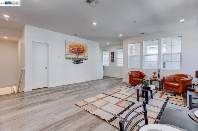 37441 Bowline Rd, Newark, CA 94560