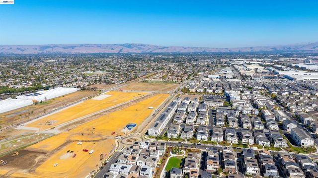 37441 Bowline Rd, Newark, CA 94560