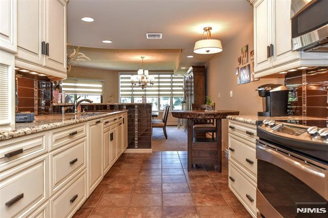1360 Hamburg Turnpike 207, Wayne, NJ 07470