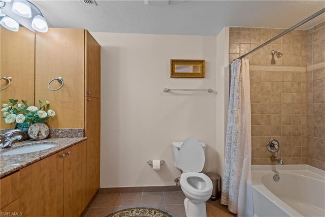 2825 Palm Beach BLVD 213, Fort Myers, FL 33916