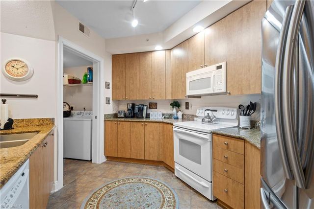 2825 Palm Beach BLVD 213, Fort Myers, FL 33916