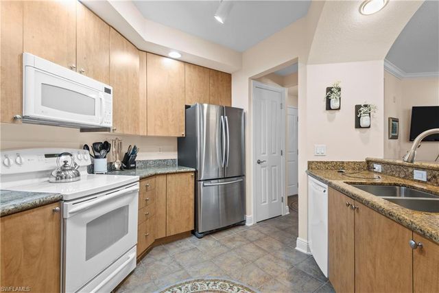 2825 Palm Beach BLVD 213, Fort Myers, FL 33916