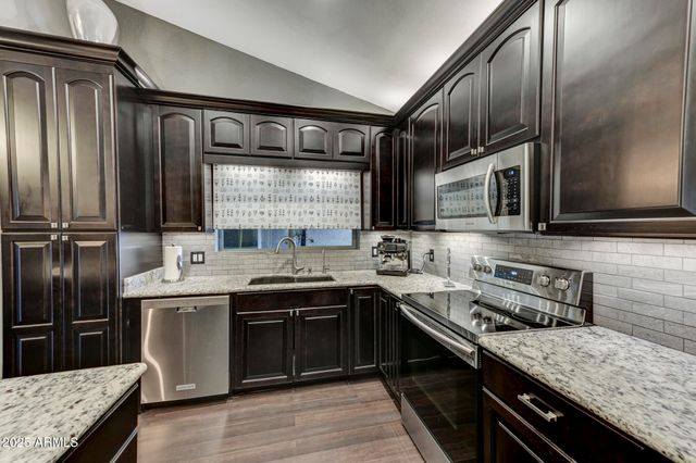 938 E KNIGHT Lane, Tempe, AZ 85284