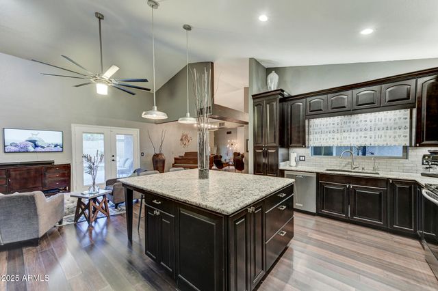 938 E KNIGHT Lane, Tempe, AZ 85284