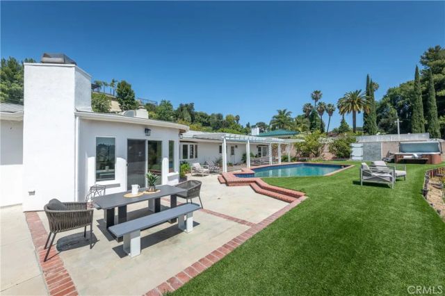 3666 Sapphire Drive, Encino, CA 91436