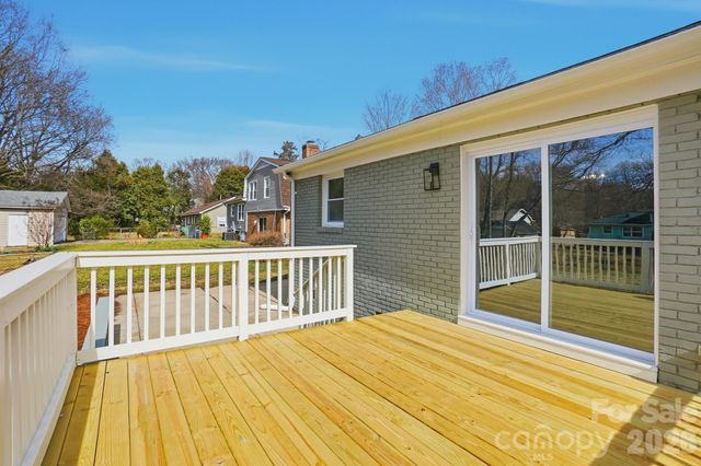 311 Red Roan Place, Charlotte, NC 28215