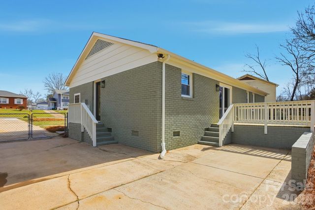 311 Red Roan Place, Charlotte, NC 28215