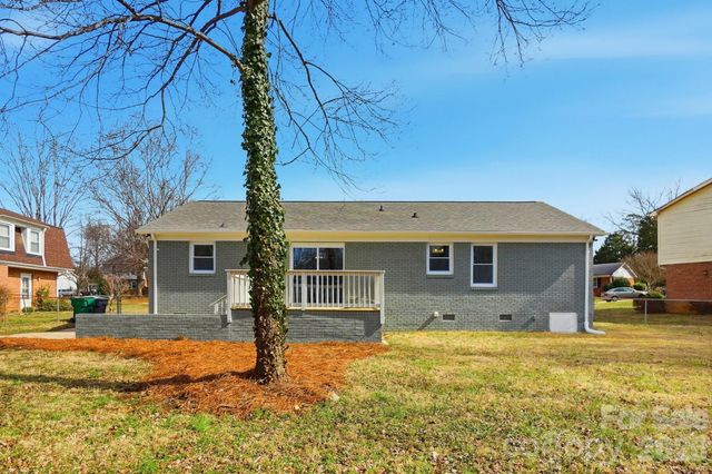 311 Red Roan Place, Charlotte, NC 28215