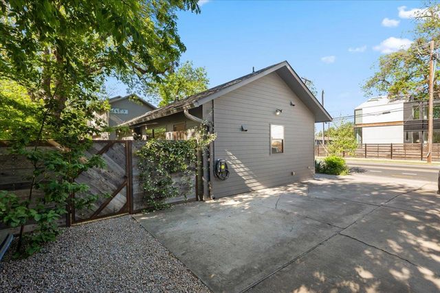 2500 E 3rd ST B, Austin, TX 78702
