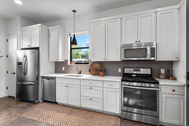 2500 E 3rd ST B, Austin, TX 78702