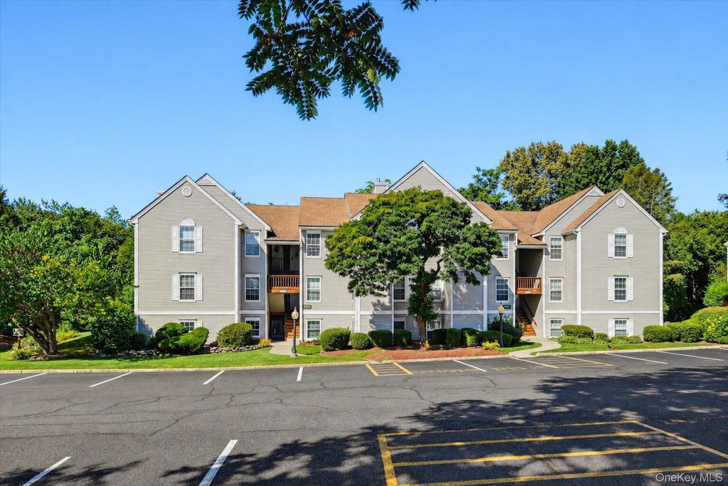 1175 Washington Green, New Windsor, NY 12553 — photo 3