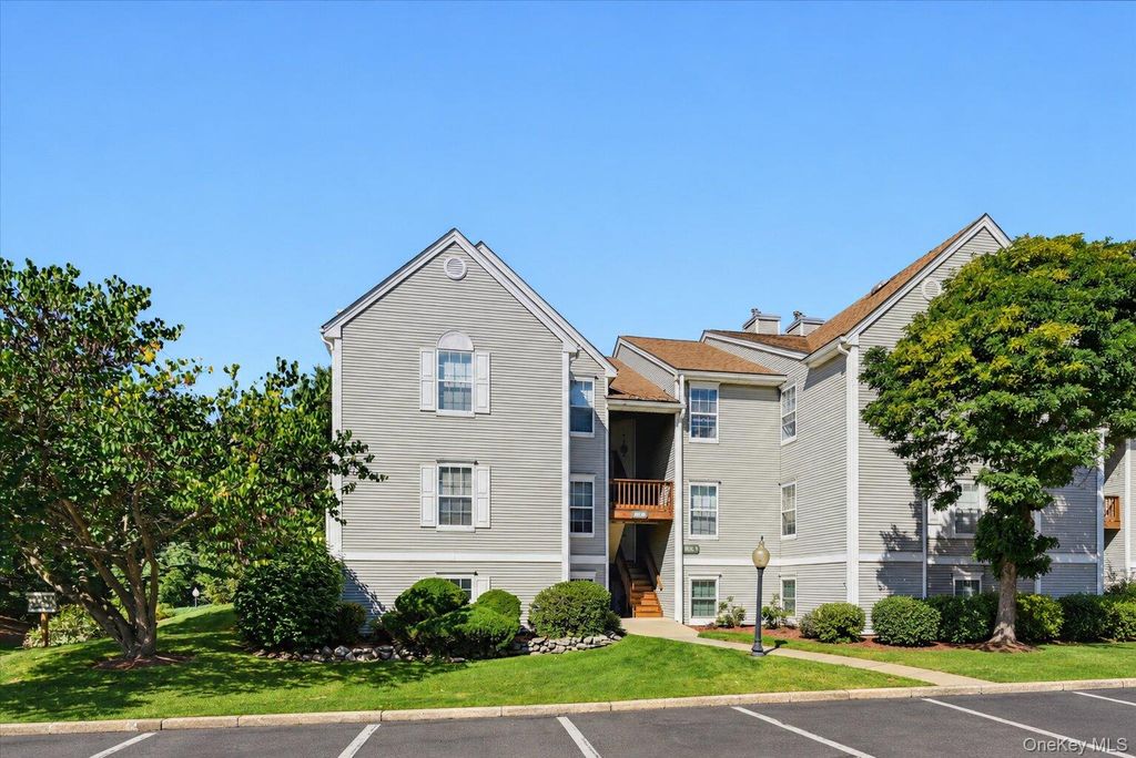1175 Washington Green, New Windsor, NY 12553 — photo 4