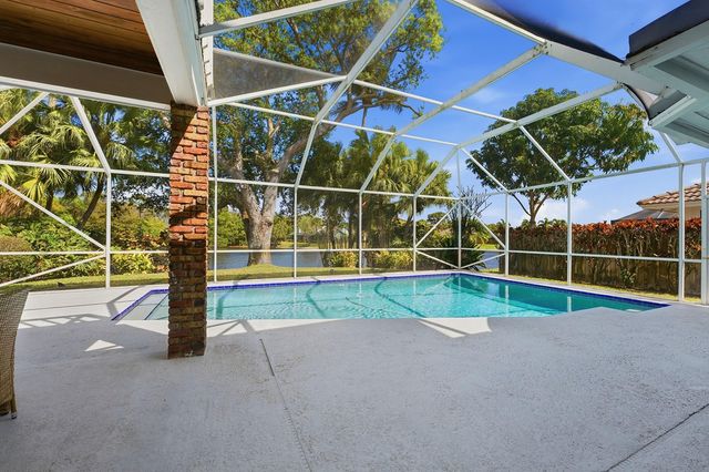 12886 La Rochelle Circle, Palm Beach Gardens, FL 33410