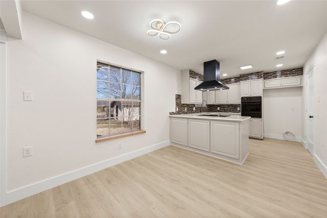 3270 Spring Valley Road, Lorena, TX 76655