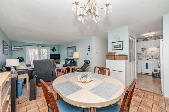 467 High St Unit 11, Hampton, NH 03842