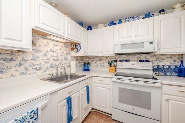 467 High St Unit 11, Hampton, NH 03842