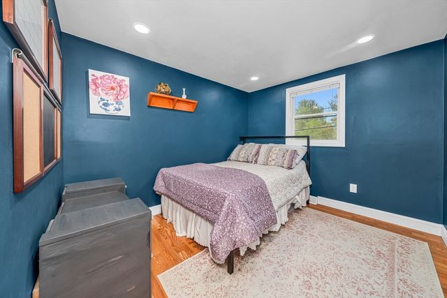 20 Greenlawn Ave, Dracut, MA 01826