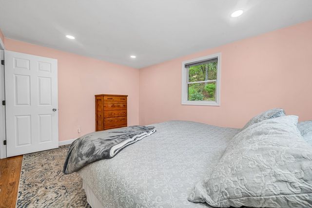 20 Greenlawn Ave, Dracut, MA 01826