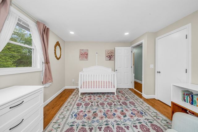 20 Greenlawn Ave, Dracut, MA 01826