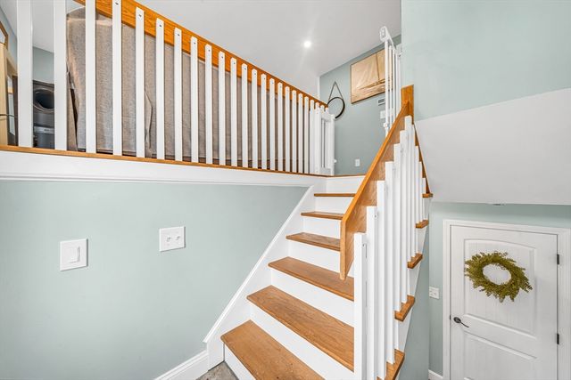 20 Greenlawn Ave, Dracut, MA 01826