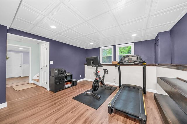 20 Greenlawn Ave, Dracut, MA 01826