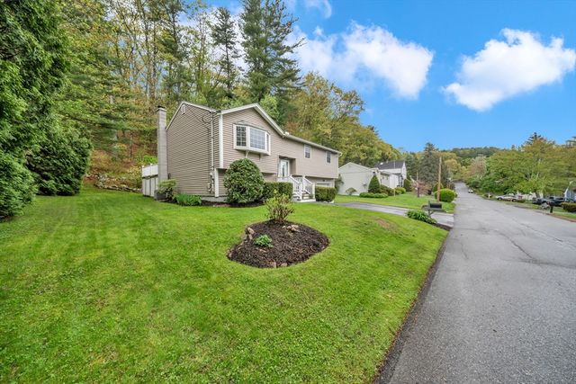 20 Greenlawn Ave, Dracut, MA 01826
