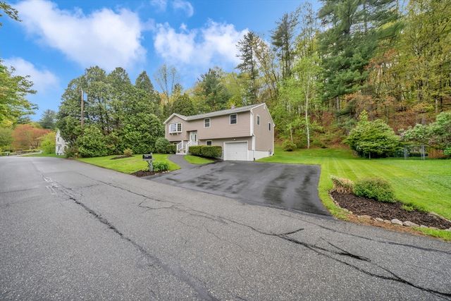 20 Greenlawn Ave, Dracut, MA 01826