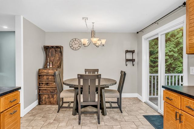 20 Greenlawn Ave, Dracut, MA 01826