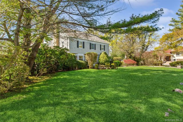 1360 Boxwood Drive W, Hewlett Harbor, NY 11557
