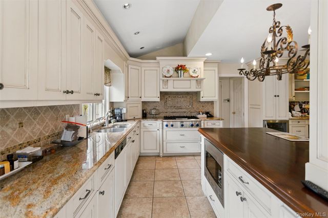 1360 Boxwood Drive W, Hewlett Harbor, NY 11557