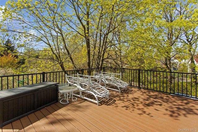 1360 Boxwood Drive W, Hewlett Harbor, NY 11557