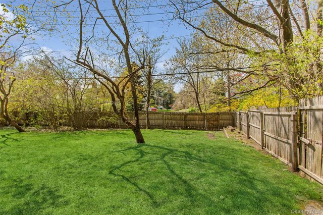 1360 Boxwood Drive W, Hewlett Harbor, NY 11557